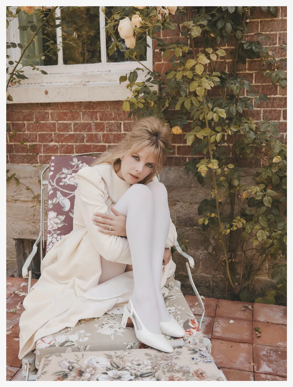 Swan White Velvet Dress - Image 5